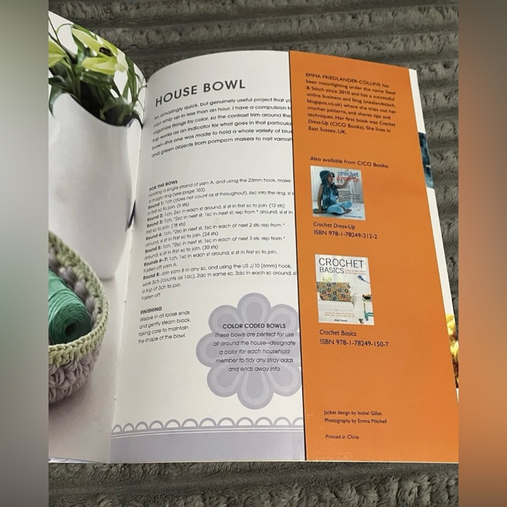 "Big Hook Crochet: 35 projects to crochet using a large hook" by Emma  Book - Picture 2 of 4